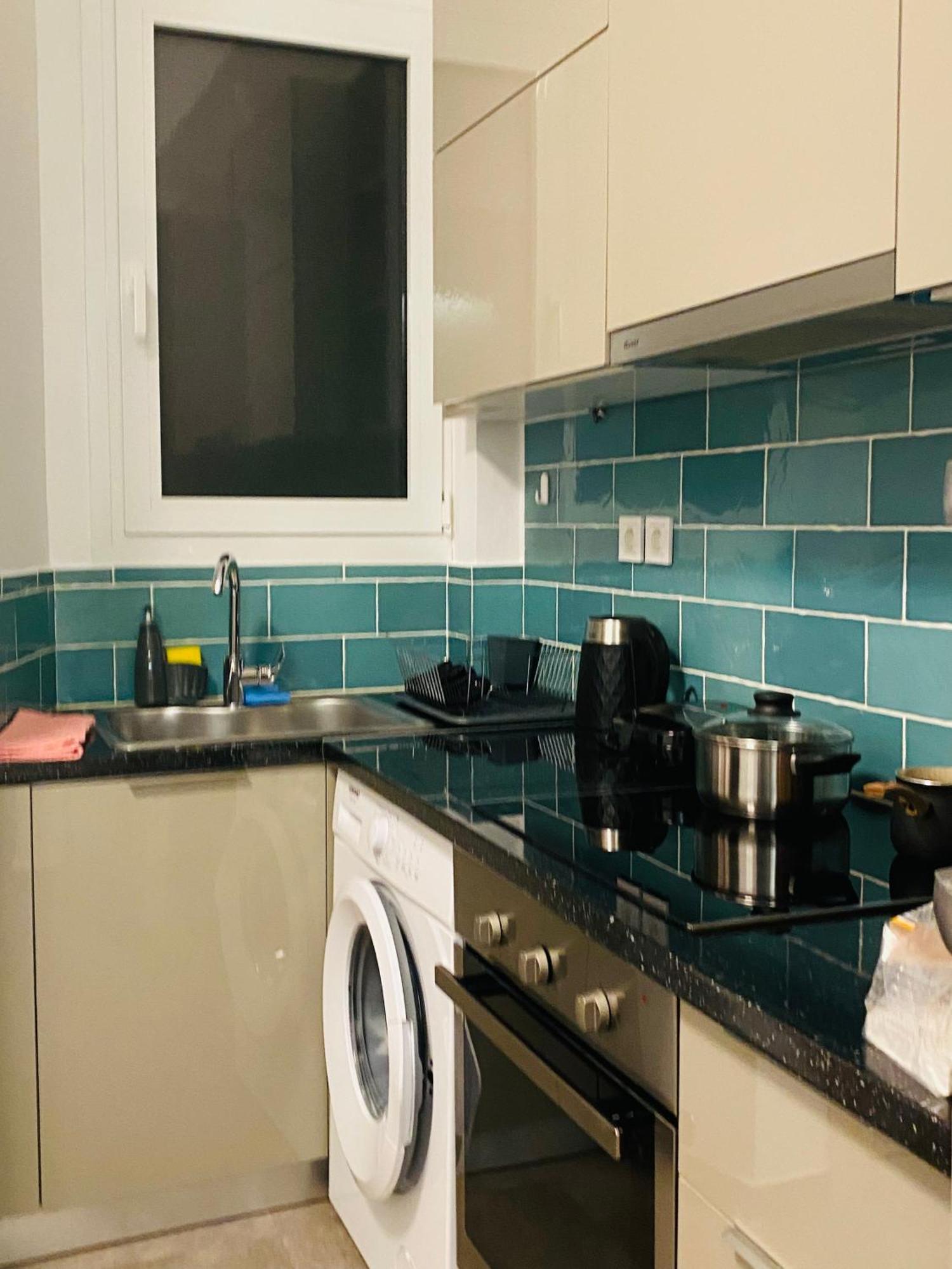 Antinoros Inn, Stylish Apartment,3' To Metro Atenas Exterior foto