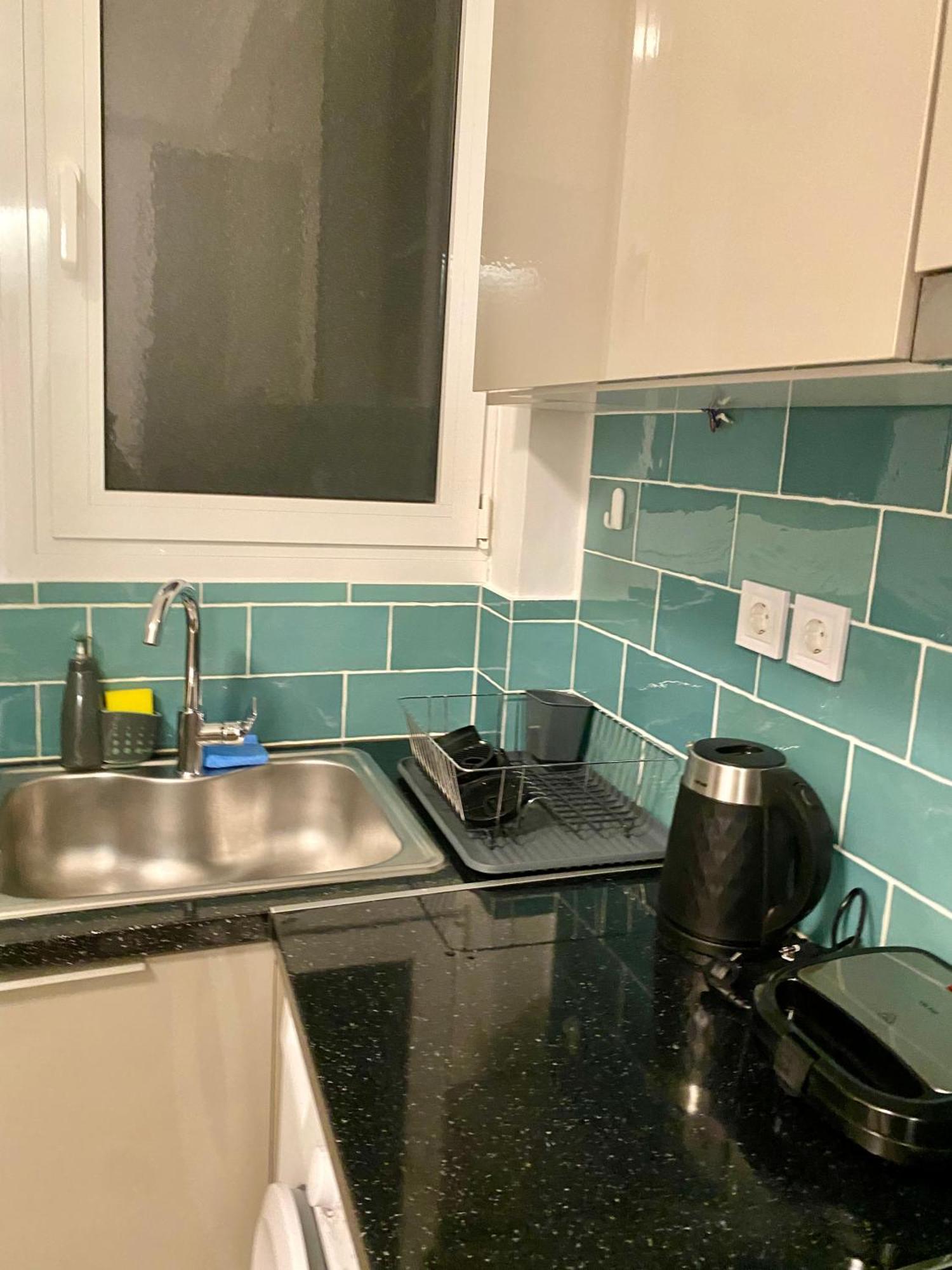 Antinoros Inn, Stylish Apartment,3' To Metro Atenas Exterior foto