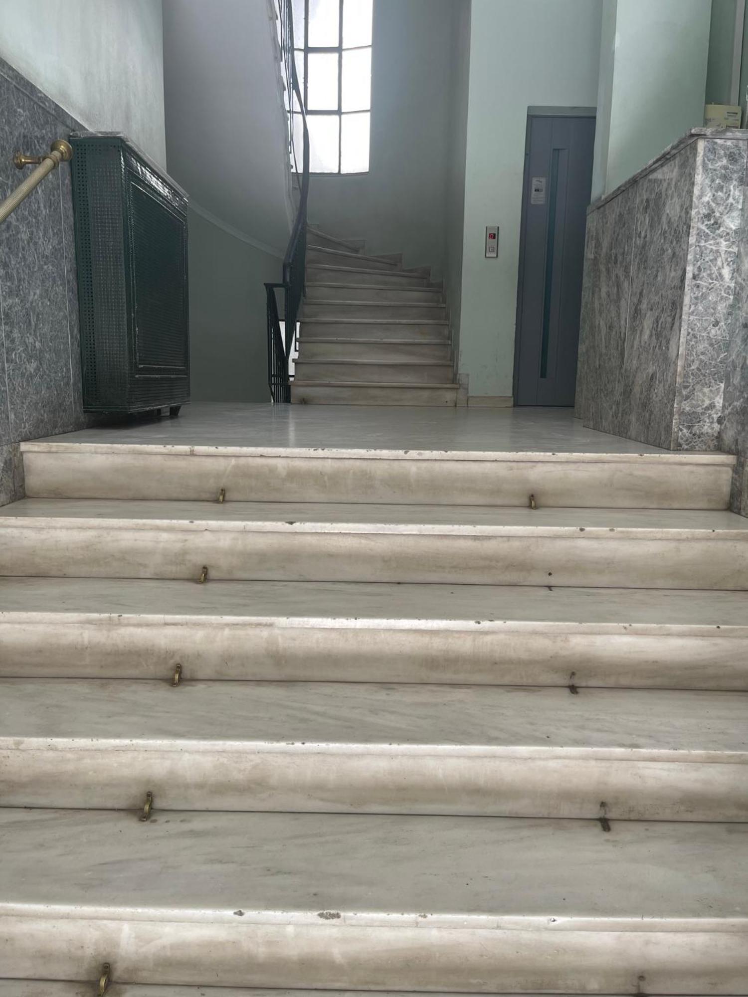 Antinoros Inn, Stylish Apartment,3' To Metro Atenas Exterior foto